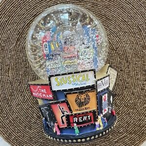 Vtg Y2k 2001 Winter NYC Broadway Plays Musical Snow Globe Let It Snow Song Xmas